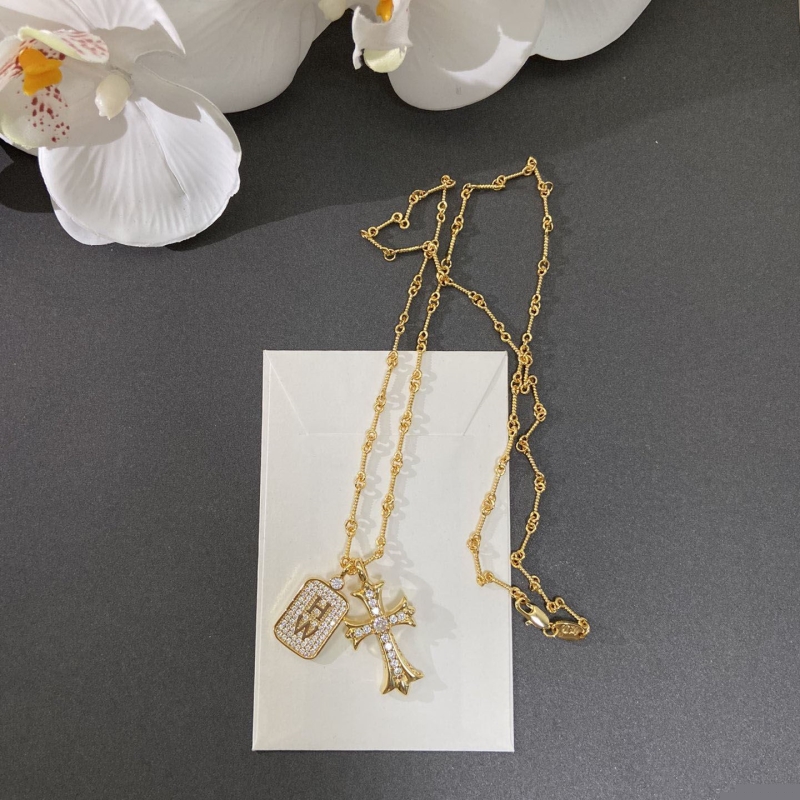 Ch**me He**ts necklaces